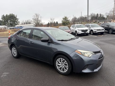 Used 2015 Toyota Corolla LE image 5