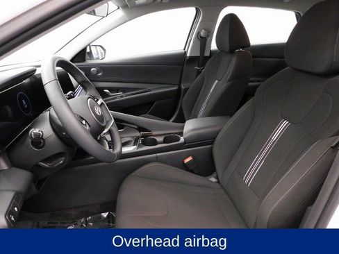 Certified 2025 Hyundai Elantra SEL image 22