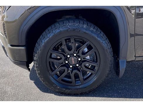 Used 2023 GMC Sierra 1500 Elevation w/ X31 Off-Road Package AWD/4WD image 10