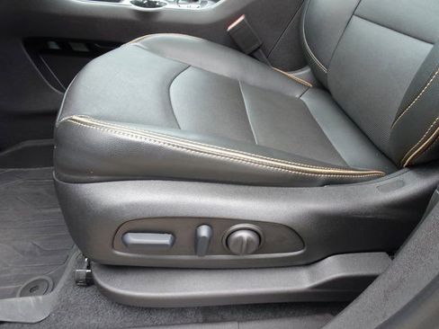 Used 2024 GMC Terrain AT4 w/ Infotainment Package II AWD/4WD image 9