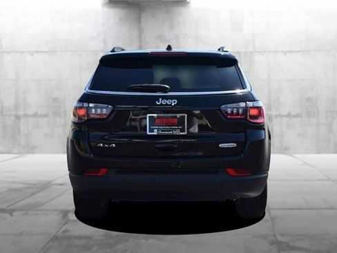 Used 2025 Jeep Compass Latitude w/ Sun & Sound Group AWD/4WD image 6