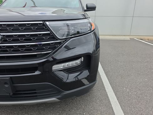 Used 2024 Ford Explorer XLT w/ Equipment Group 202A AWD/4WD image 10