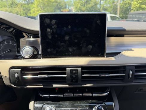 Used 2022 Lincoln Corsair AWD w/ Premium Package image 20