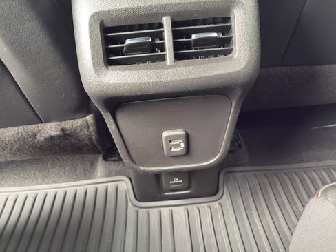 Used 2022 Chevrolet Equinox RS w/ RS Leather Package FWD image 44
