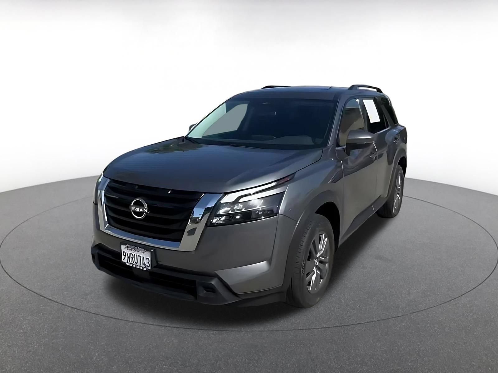 Used 2025 Nissan Pathfinder SV AWD/4WD image 6