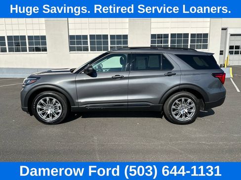 Used 2026 Ford Explorer Active w/ Active Comfort Package AWD/4WD image 3