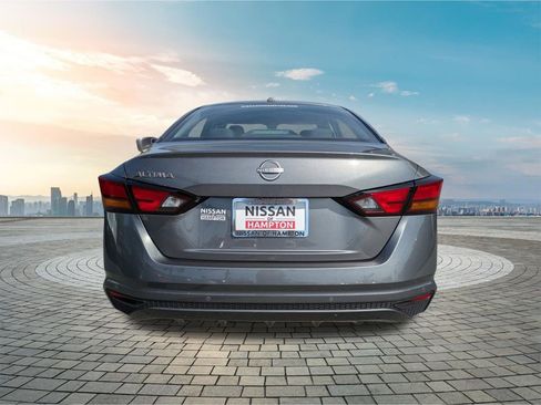 Used 2025 Nissan Altima 2.5 S image 6