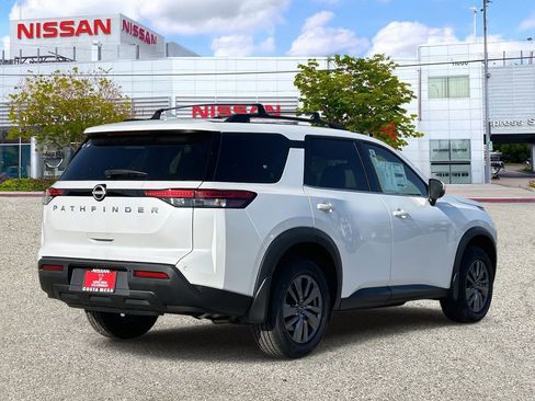 New 2025 Nissan Pathfinder SV image 4