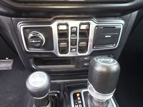 Used 2018 Jeep Wrangler Unlimited Sport S image 22