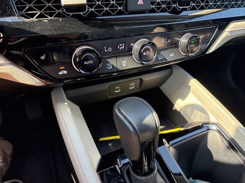 Used 2023 Honda Accord EX-L image 23