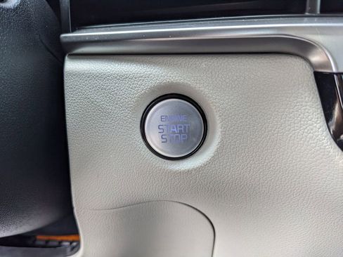 Certified 2025 Kia Sorento EX AWD/4WD image 30