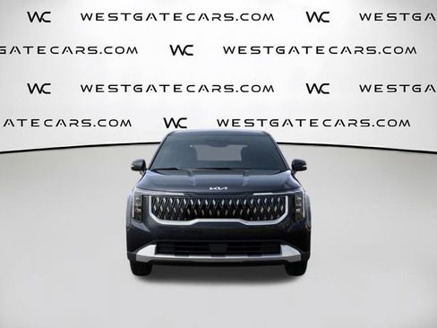 New 2026 Kia Carnival FWD image 2