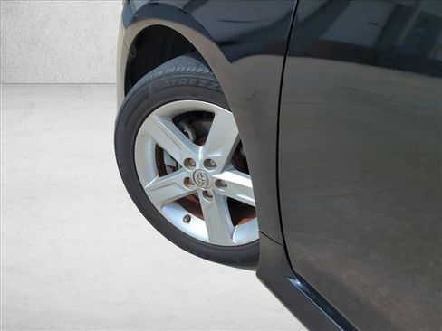 Used 2014 Toyota Camry SE FWD image 10