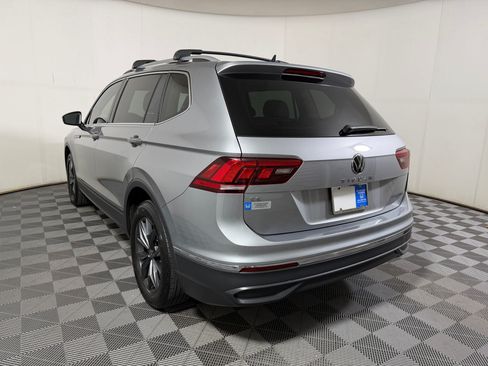 Used 2022 Volkswagen Tiguan SE FWD image 2