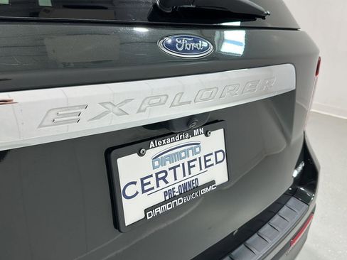 Used 2023 Ford Explorer XLT w/ Equipment Group 202A AWD/4WD image 29