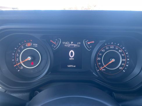 Used 2025 Jeep Wrangler Sport S image 40