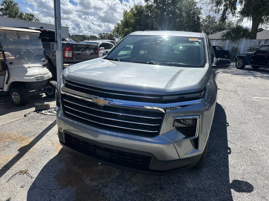 Used 2025 Chevrolet Traverse LT FWD image 5