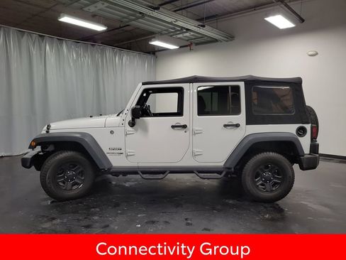 Used 2018 Jeep Wrangler Unlimited Sport w/ Connectivity Group image 5