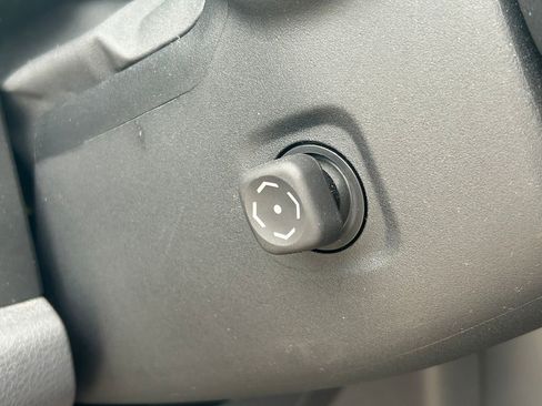 Used 2023 Toyota Sienna Limited AWD/4WD image 35