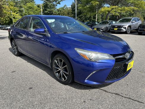 Used 2016 Toyota Camry XSE w/ Moonroof Package FWD image 3