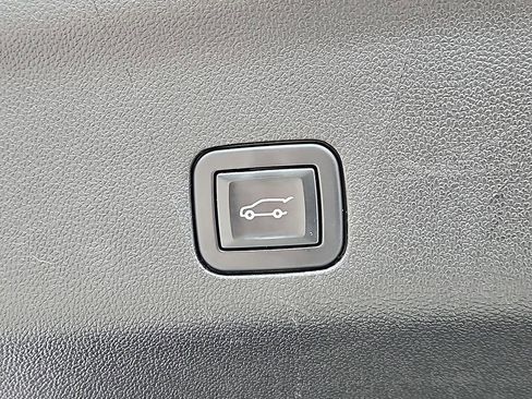 Used 2022 Chevrolet Tahoe High Country w/ Premium Package image 30