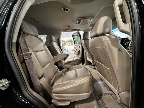 Used 2019 GMC Yukon SLT w/ Open Road Package RWD image 18