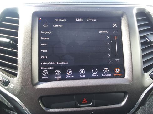 Used 2020 Jeep Cherokee Trailhawk image 26