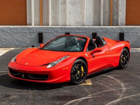 Used 2013 Ferrari 458 Spider RWD image 1