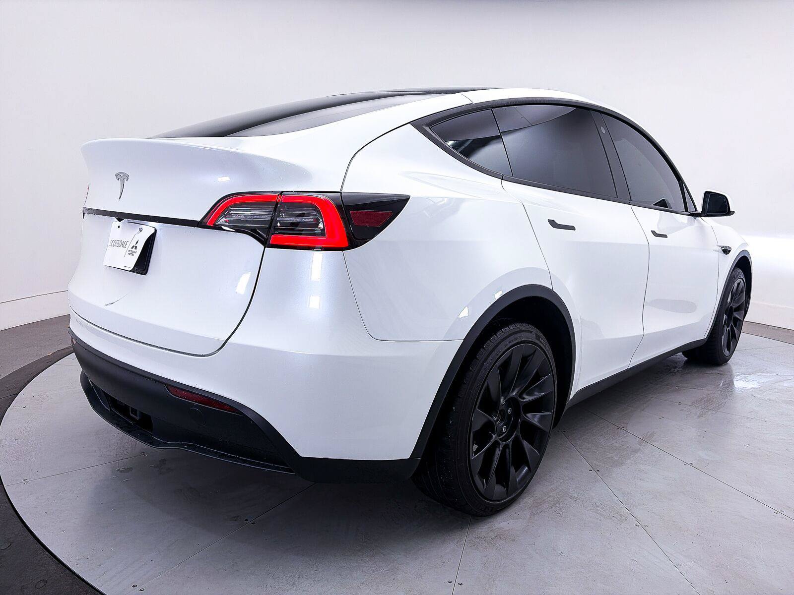 Used 2023 Tesla Model Y Long Range AWD/4WD image 15
