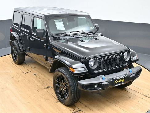 Used 2024 Jeep Wrangler Unlimited w/ Convenience Group image 44