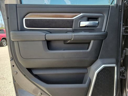Used 2024 RAM 2500 Laramie AWD/4WD image 13