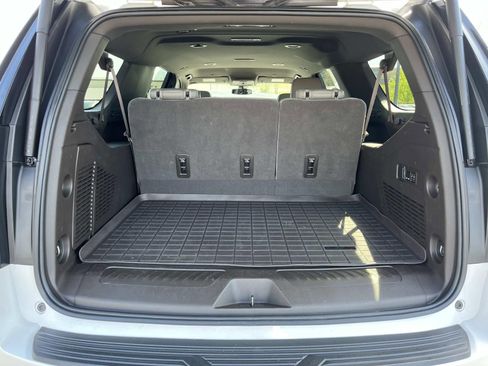 Used 2022 Chevrolet Suburban LT w/ Luxury Package AWD/4WD image 21
