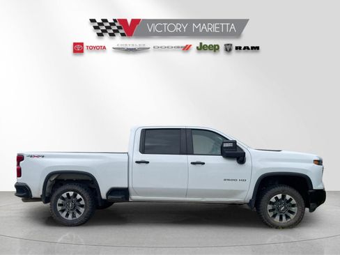 Used 2024 Chevrolet Silverado 2500 Custom w/ Custom Value Package AWD/4WD image 5