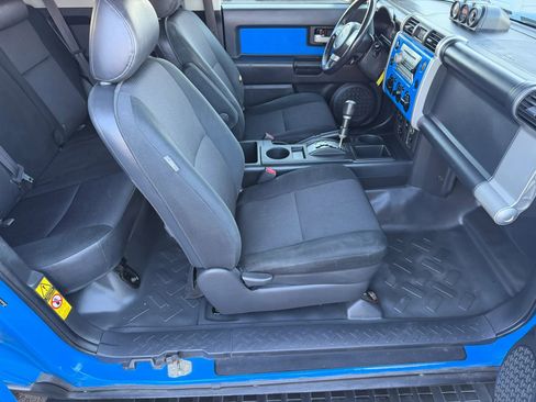 Used 2007 Toyota FJ Cruiser 2WD image 12