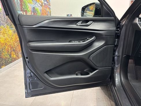 New 2025 Jeep Grand Cherokee L Altitude image 21