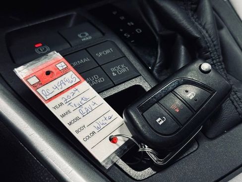 Used 2024 Toyota RAV4 LE image 33