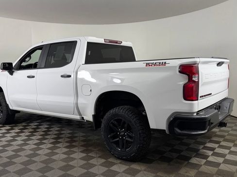 Used 2022 Chevrolet Silverado 1500 Custom Trail Boss AWD/4WD image 6