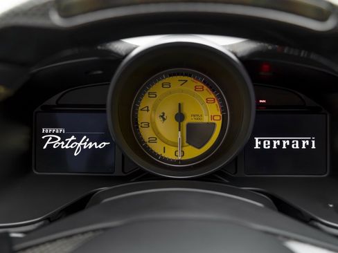 Used 2019 Ferrari Portofino Base image 28