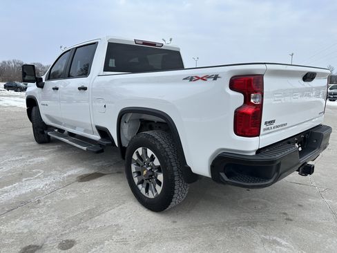 Used 2024 Chevrolet Silverado 2500 Custom w/ Custom Convenience Package image 4