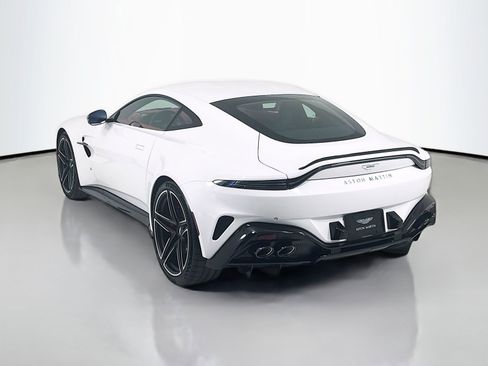 Used 2026 Aston Martin V8 Vantage S RWD image 5