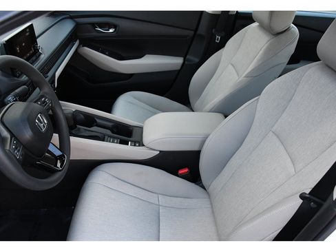 Used 2025 Honda Accord LX image 8