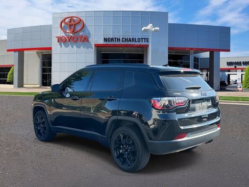 Used 2022 Jeep Compass Latitude w/ Sun and Sound Group AWD/4WD image 6
