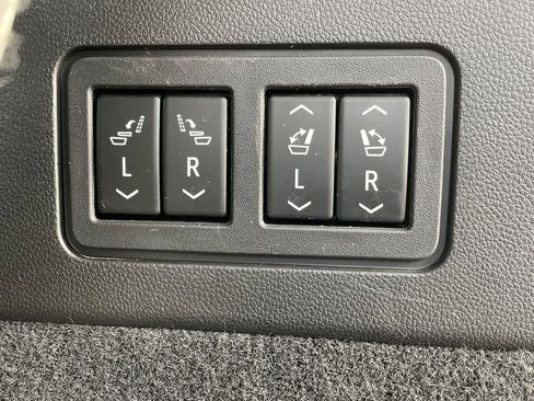 Certified 2023 Cadillac XT6 Sport w/ Technology Package image 18