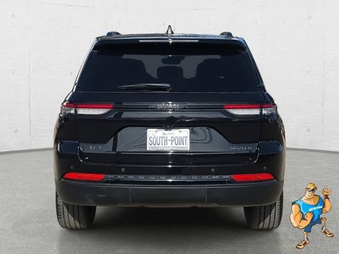 Used 2024 Jeep Grand Cherokee Limited w/ Black Appearance Package image 6