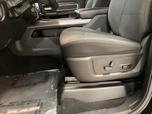 Used 2023 RAM 2500 Big Horn w/ Night Edition image 10