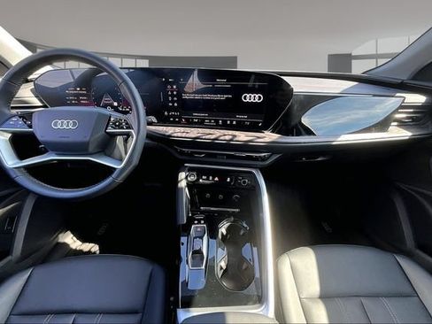 Used 2025 Audi Q5 Premium w/ Convenience Package AWD/4WD image 7