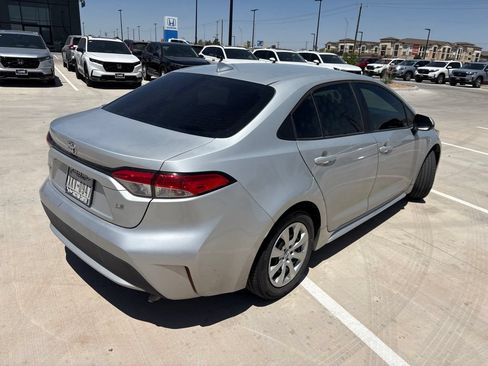 Used 2022 Toyota Corolla LE FWD image 10