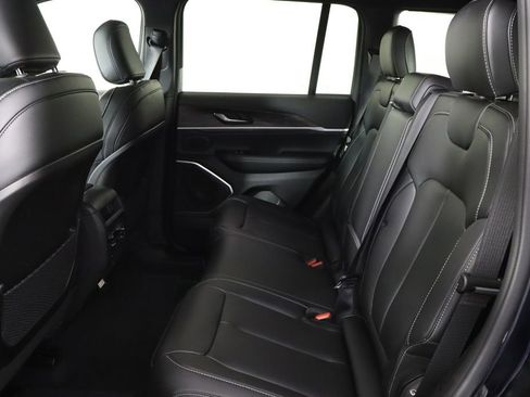 New 2026 Jeep Grand Cherokee Limited AWD/4WD image 15