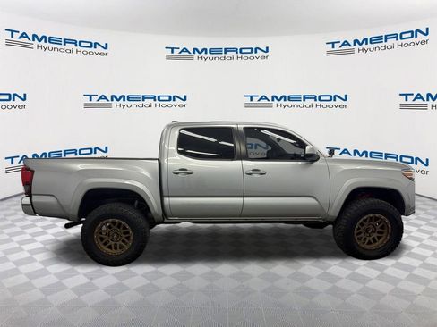 Used 2021 Toyota Tacoma SR5 RWD image 6