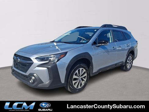 Certified 2025 Subaru Outback Premium AWD/4WD image 1